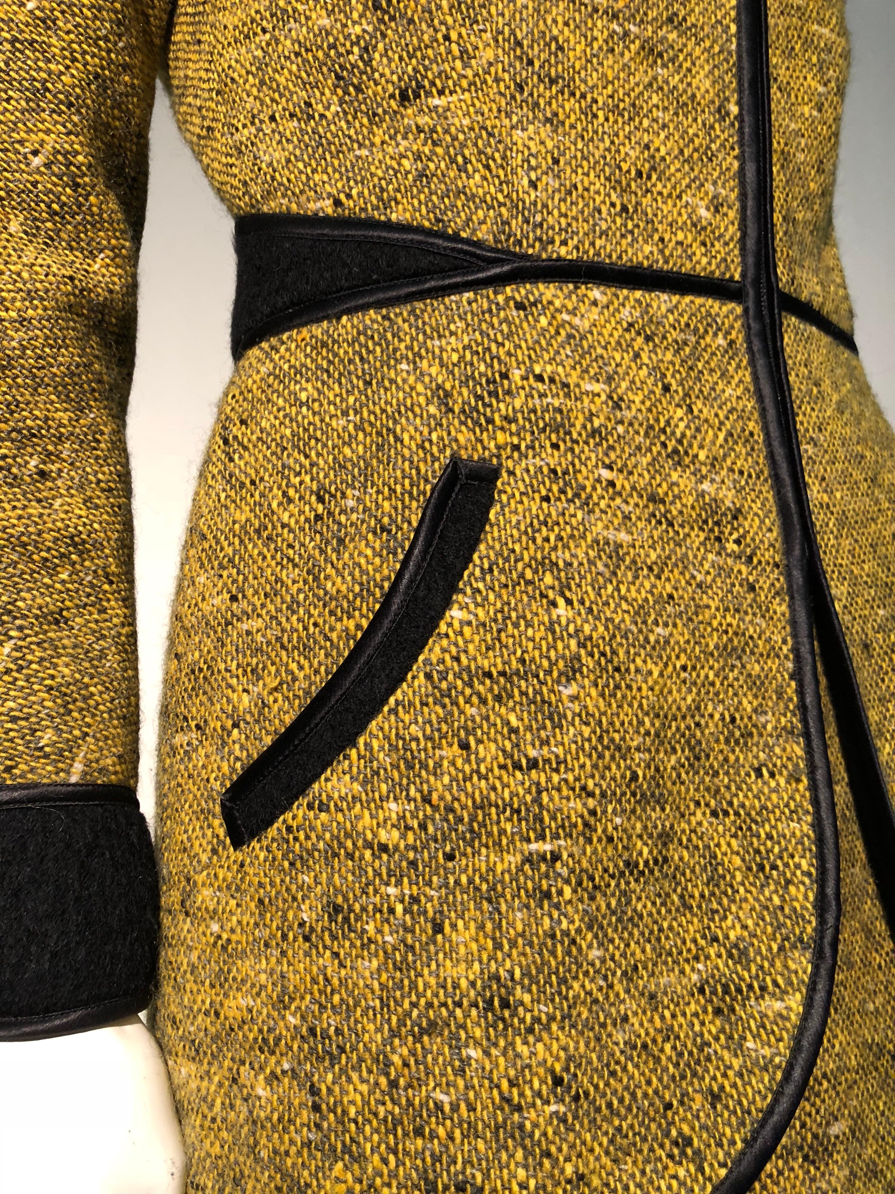 1990s Geoffrey Beene Goldenrod & Black Wool 2-Piece Tweed Dress and Jacket  For Sale 8