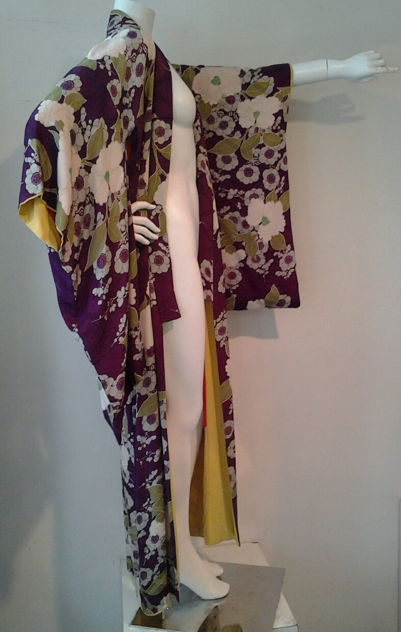 1930s Japanese Silk Floral Print Kimono In Excellent Condition In Gresham, OR