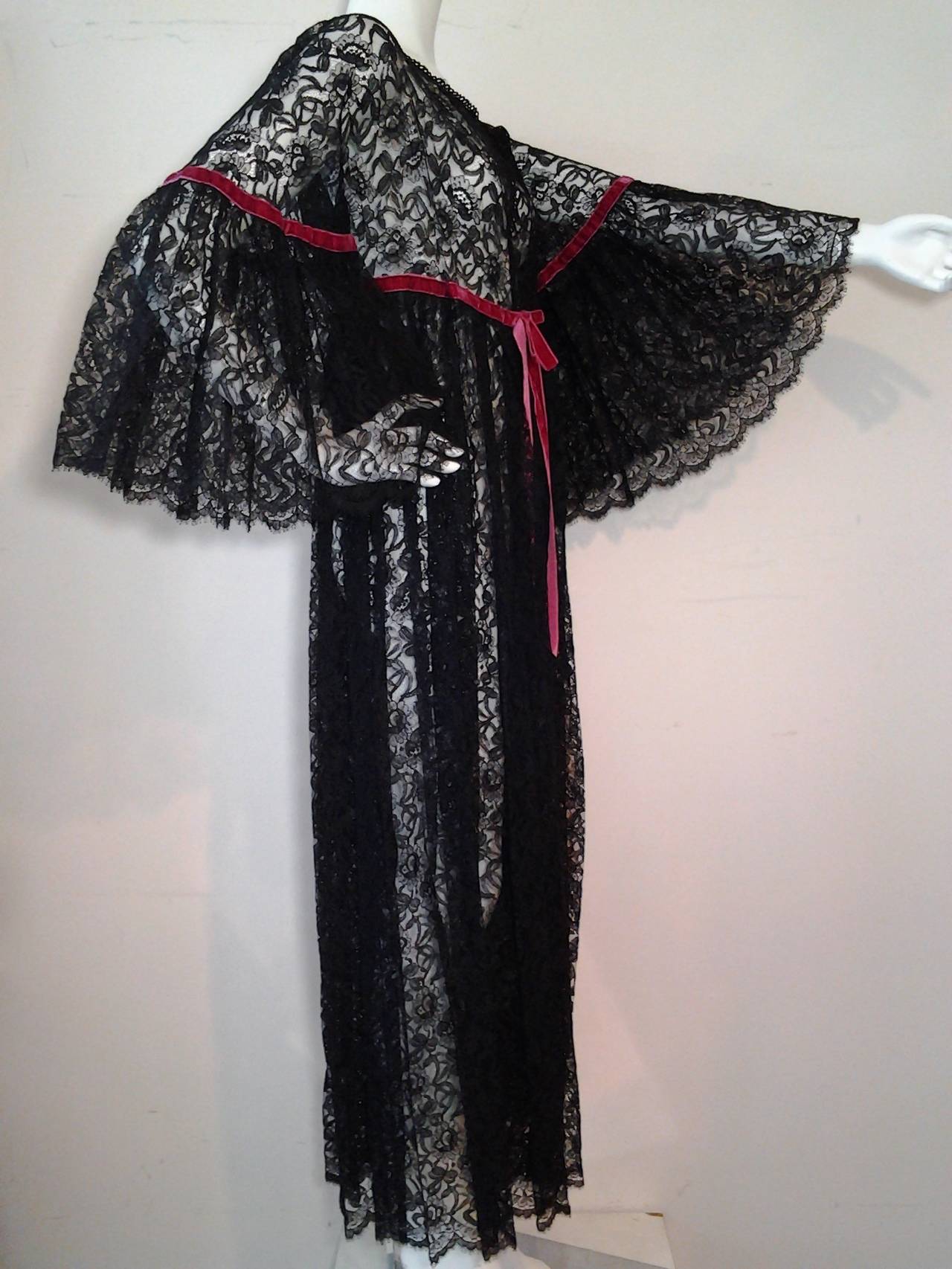 1960s Black Lace Baby Doll Robe with Velvet Ribbon Trim In Excellent Condition In Gresham, OR