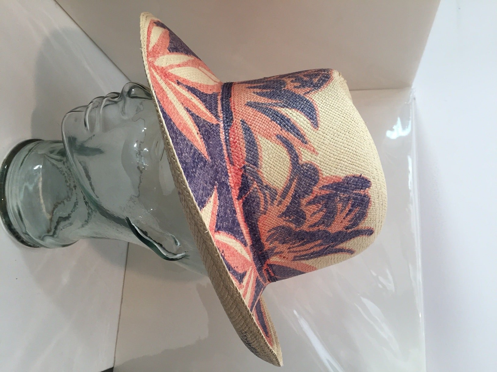 1970s Hand-Painted Tropical Panama Straw Fedora In New Condition In Gresham, OR