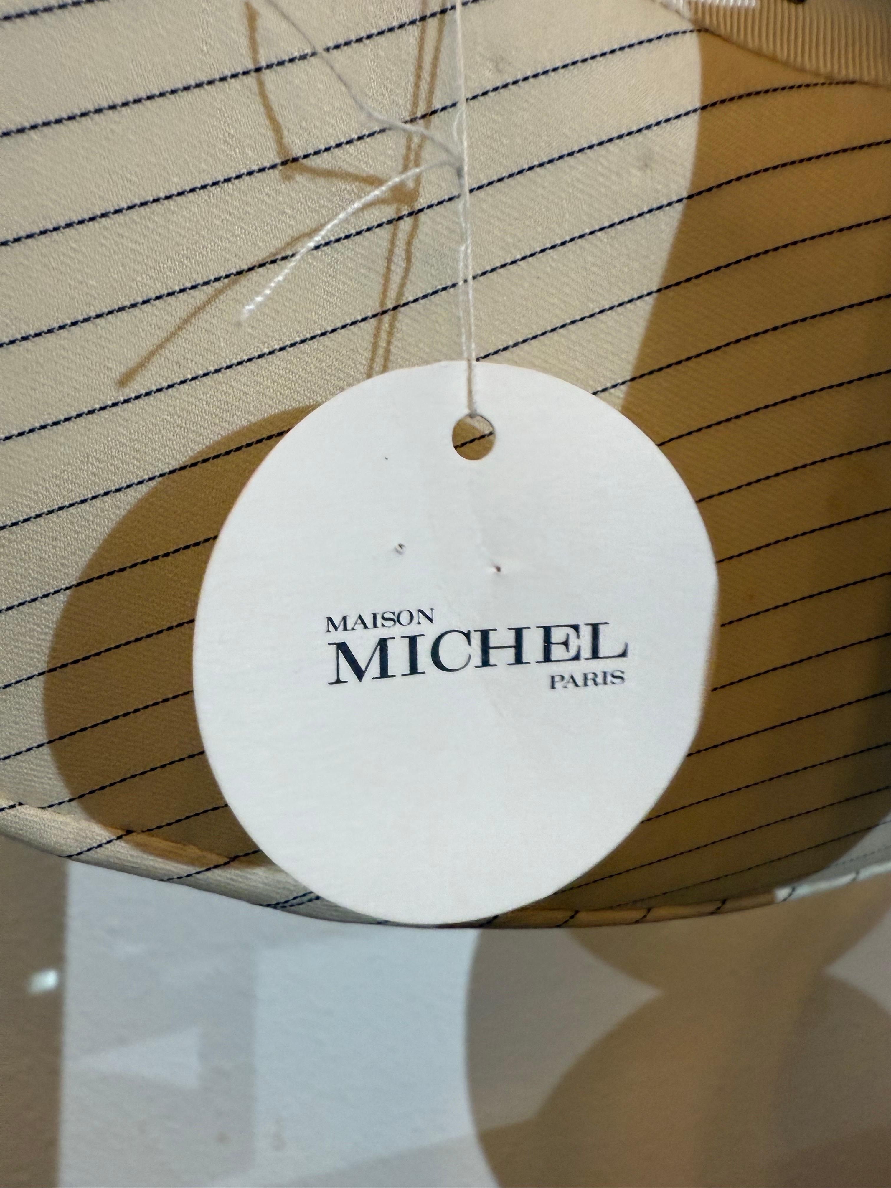 Maison Michel su misura: Fedora in lana a righe color crema e nero con pennacchi neri. in vendita 12