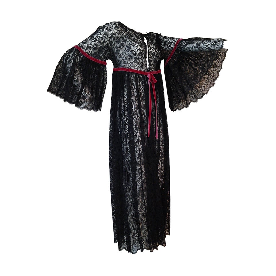 1960s Black Lace Baby Doll Robe with Velvet Ribbon Trim