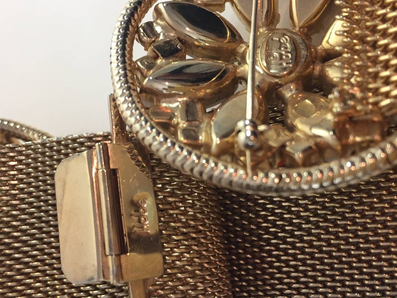 Donna Set di spille e bracciali a catena Hobe 1960 con frangia in metallo in vendita