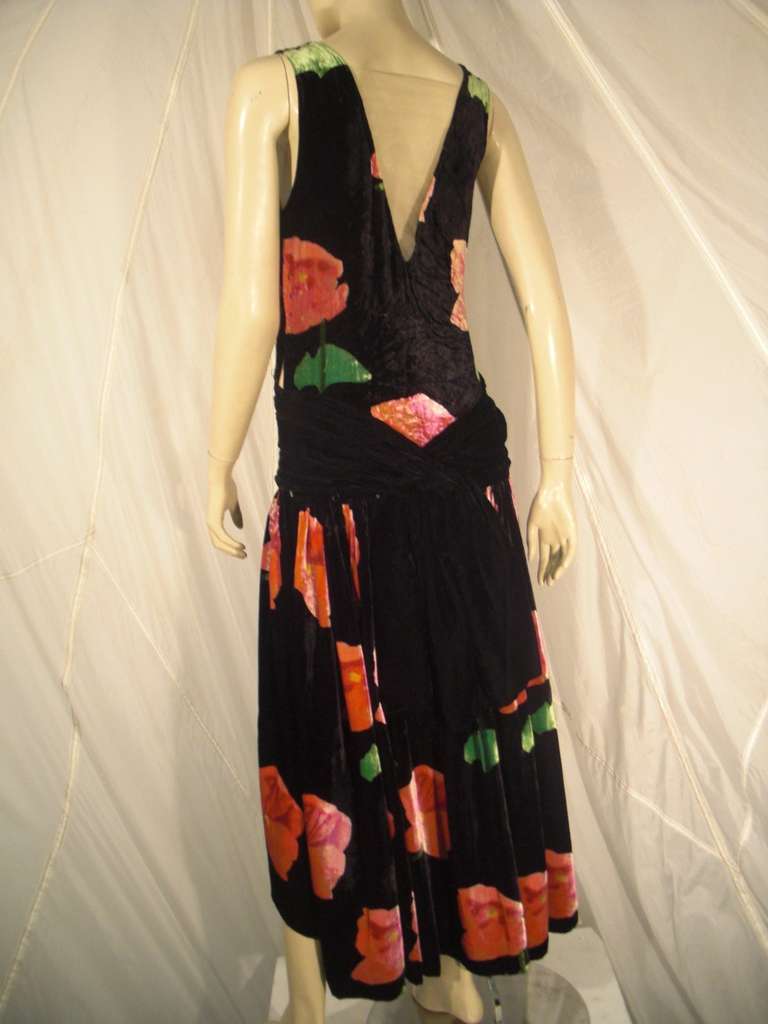 1920s Milgrim Floral Silk Velvet Dropped Waist Tea Dress In Excellent Condition In Gresham, OR