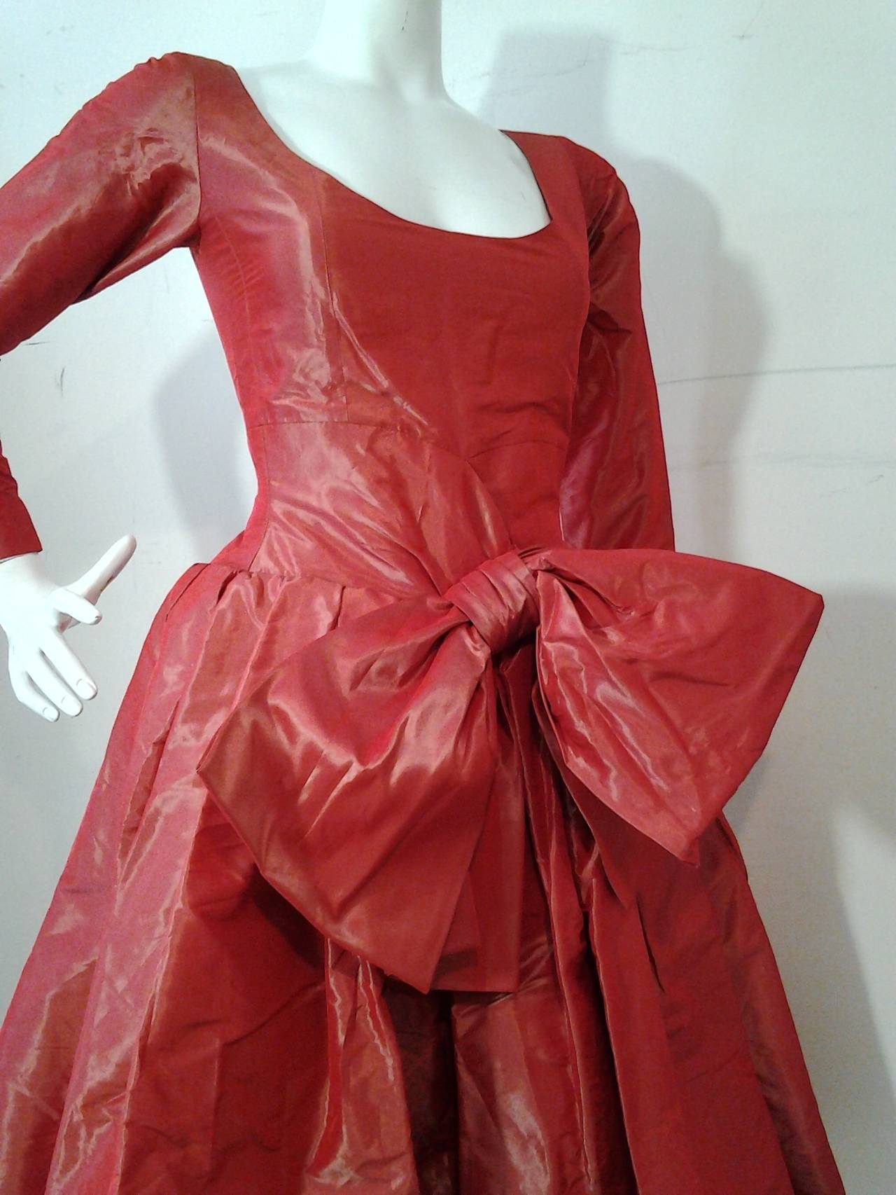 Rouge Yves Saint Laurent - Robe pouf rouge irisée Rive Gauche, années 1980 en vente