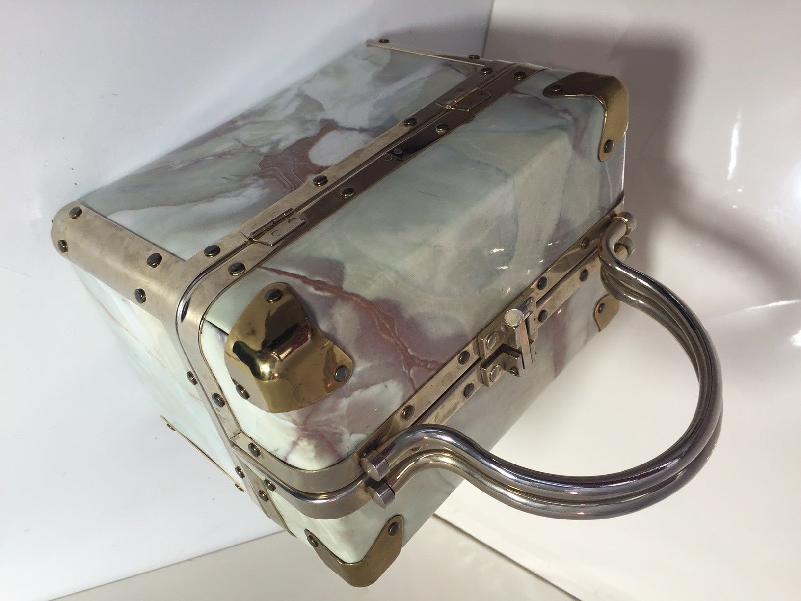 1960s Marbleized Vinyl Box Bag with Chrome Hardware In Excellent Condition In Gresham, OR