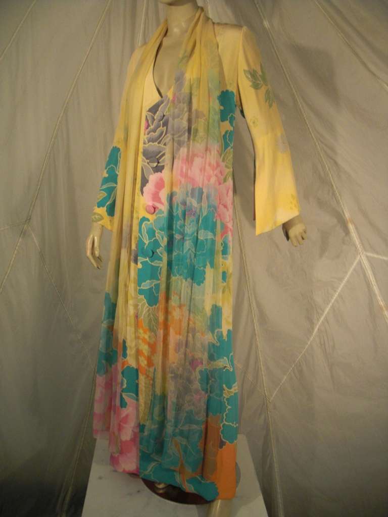 Hanae Mori 70s Couture Kimono Print Gown with Full Length Foulard In Excellent Condition In Gresham, OR