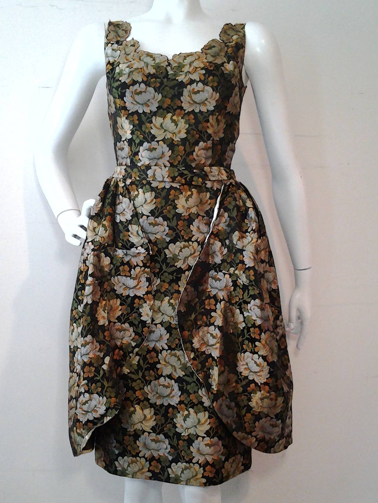 1950s Floral Brocade Sheath Dress w/ Applique Neckline and Overskirt In Good Condition In Gresham, OR