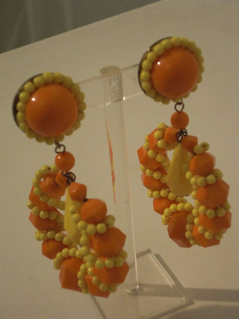 1960s Large Beaded Hoop Earrings in Lemon Yellow and Orange Acrylic In Excellent Condition In Gresham, OR