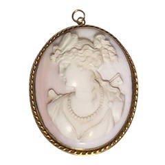 Victorian Hand-Carved Cameo Brooch or Pendant
