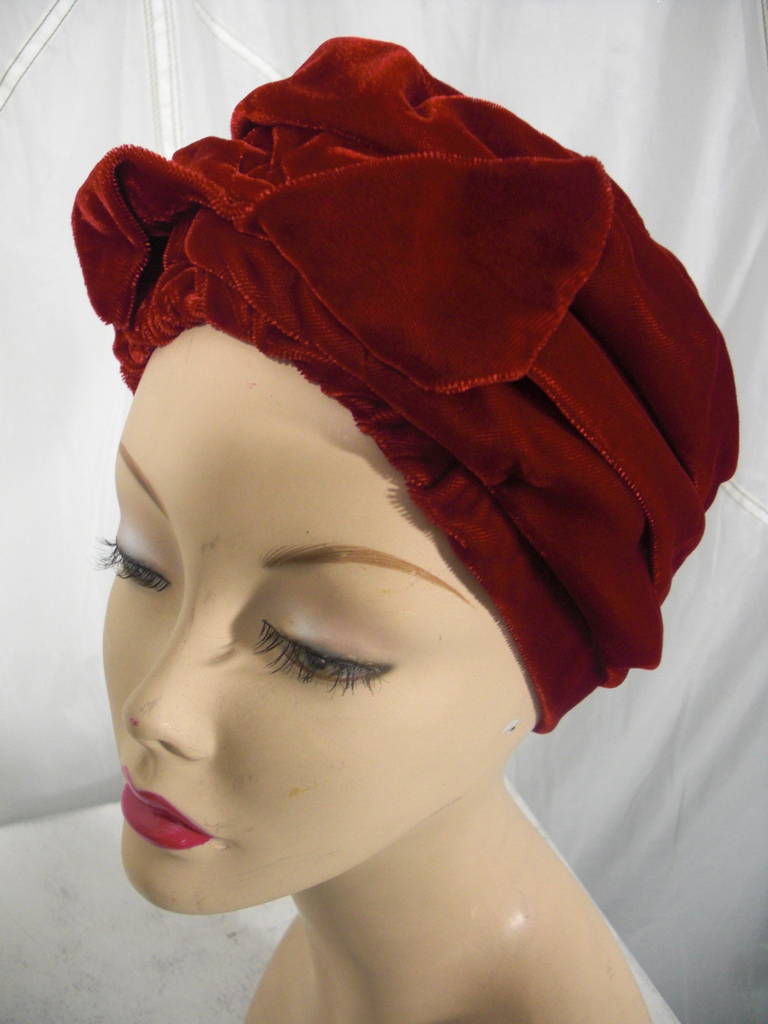 1940s Blood Red Velvet Turban 1
