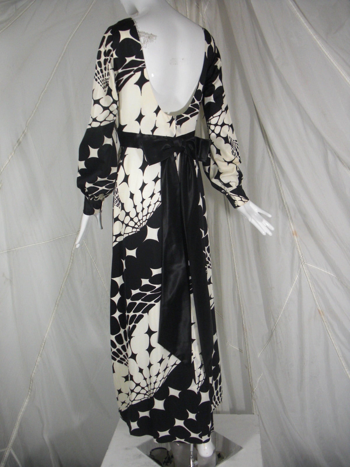 1970s Estevez Black and White Abstract Jersey Maxi Dress In Excellent Condition In Gresham, OR