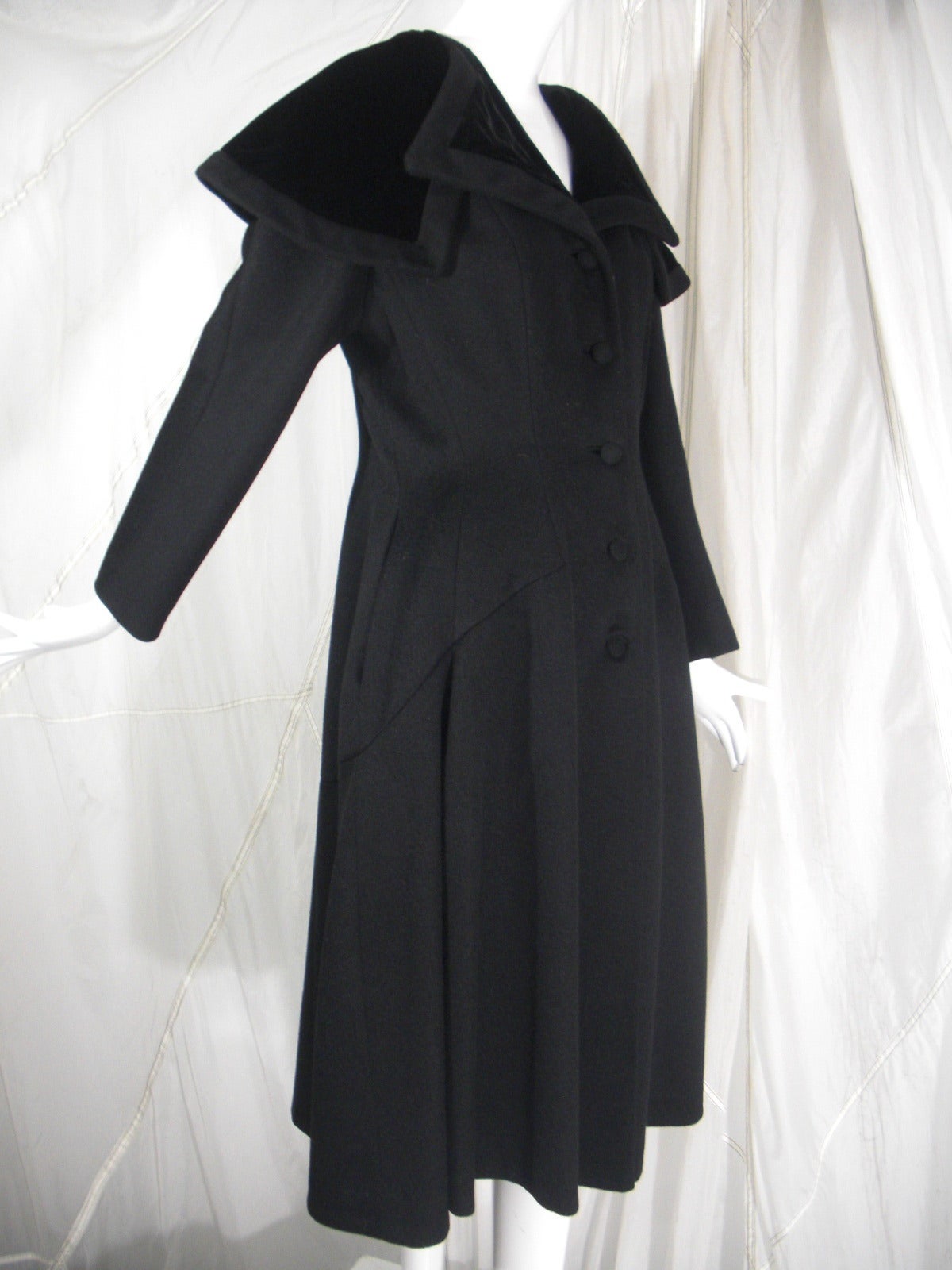 Women's 1950s Lilli Ann Fitted Black Coat with Dramatic Collar in Velvet