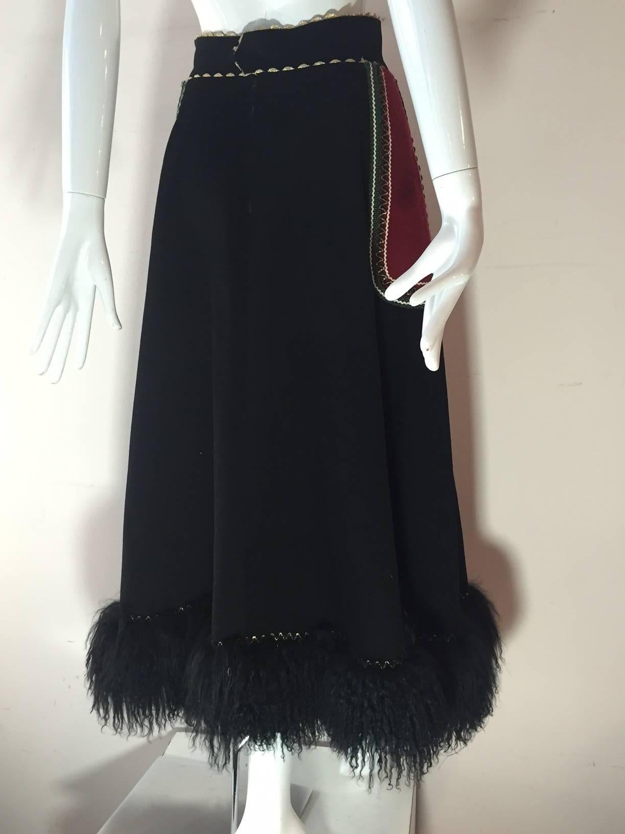 Black 1940s Wool Felt Folkloric Skirt w/ RicRac and Floral Applique Trim - Fur Hem