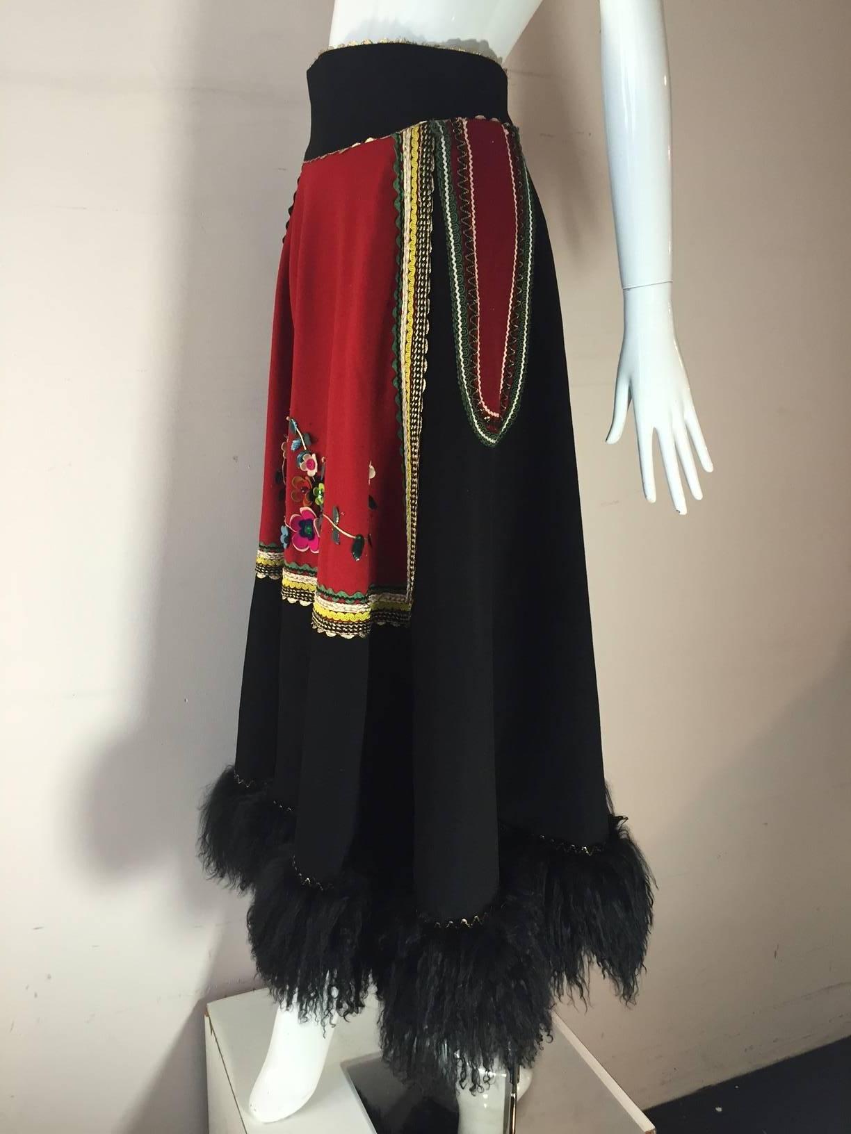 Women's 1940s Wool Felt Folkloric Skirt w/ RicRac and Floral Applique Trim - Fur Hem