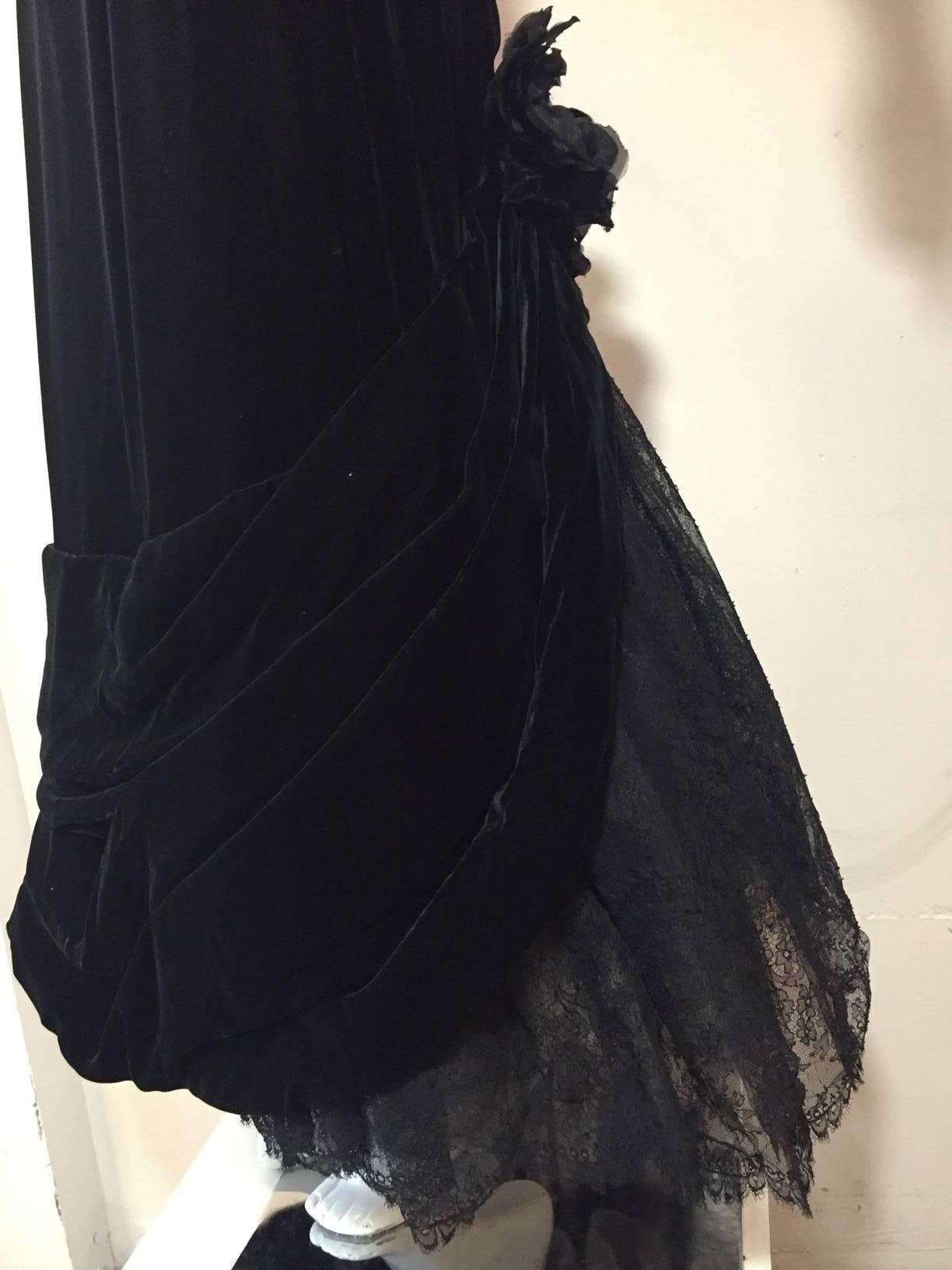 Women's 1980s Arnold Scaasi Black Velvet and Chantilly Lace Evening Gown w/ Fishtail Hem