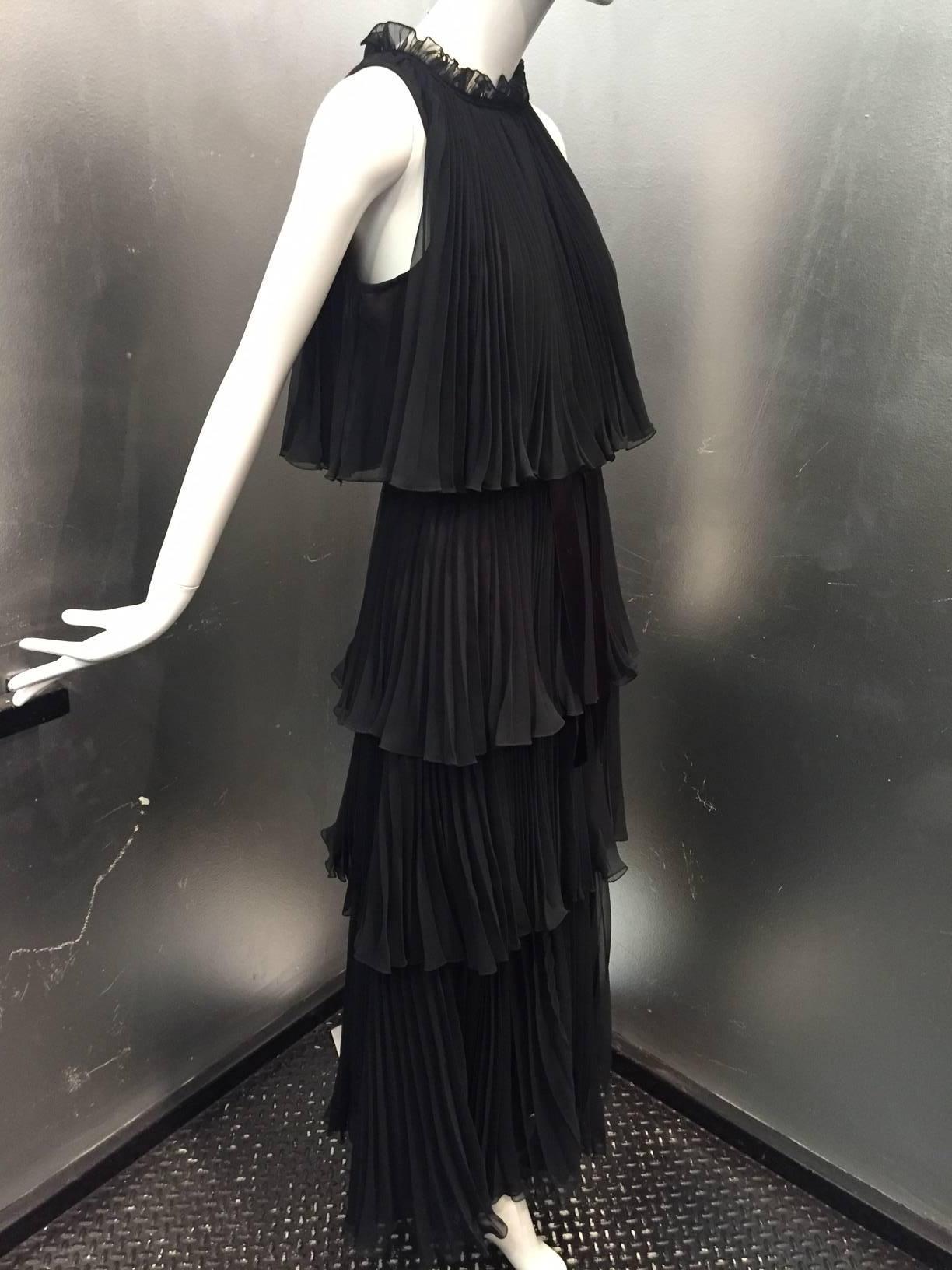 1970s Jean Varon Pleated and Tiered Crepe Chiffon Evening Gown In Good Condition In Gresham, OR
