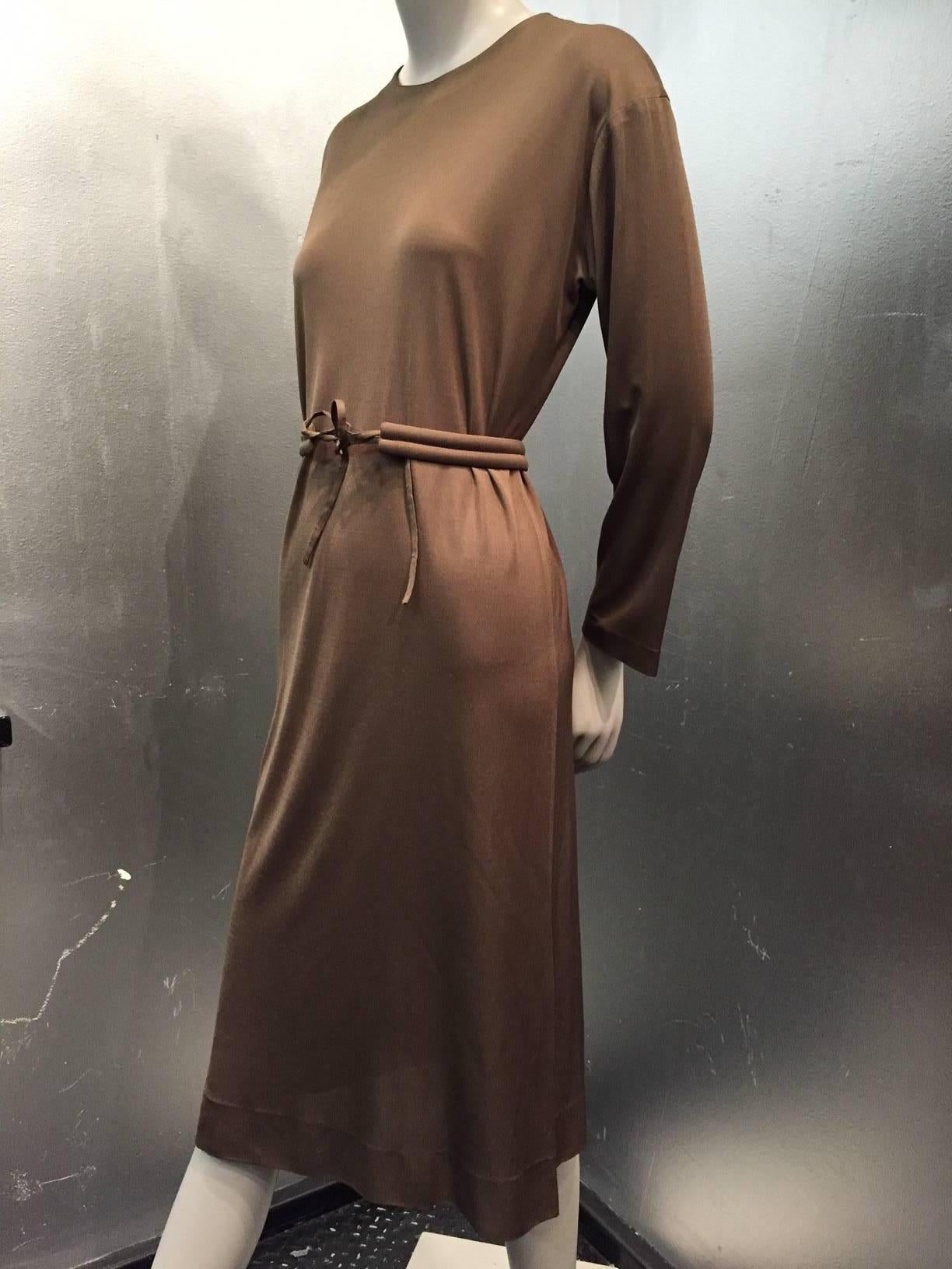 A gorgeous 1970s Emilio Pucci mocha brown silk jersey shift dress with matching structured belt. Zippered back. 