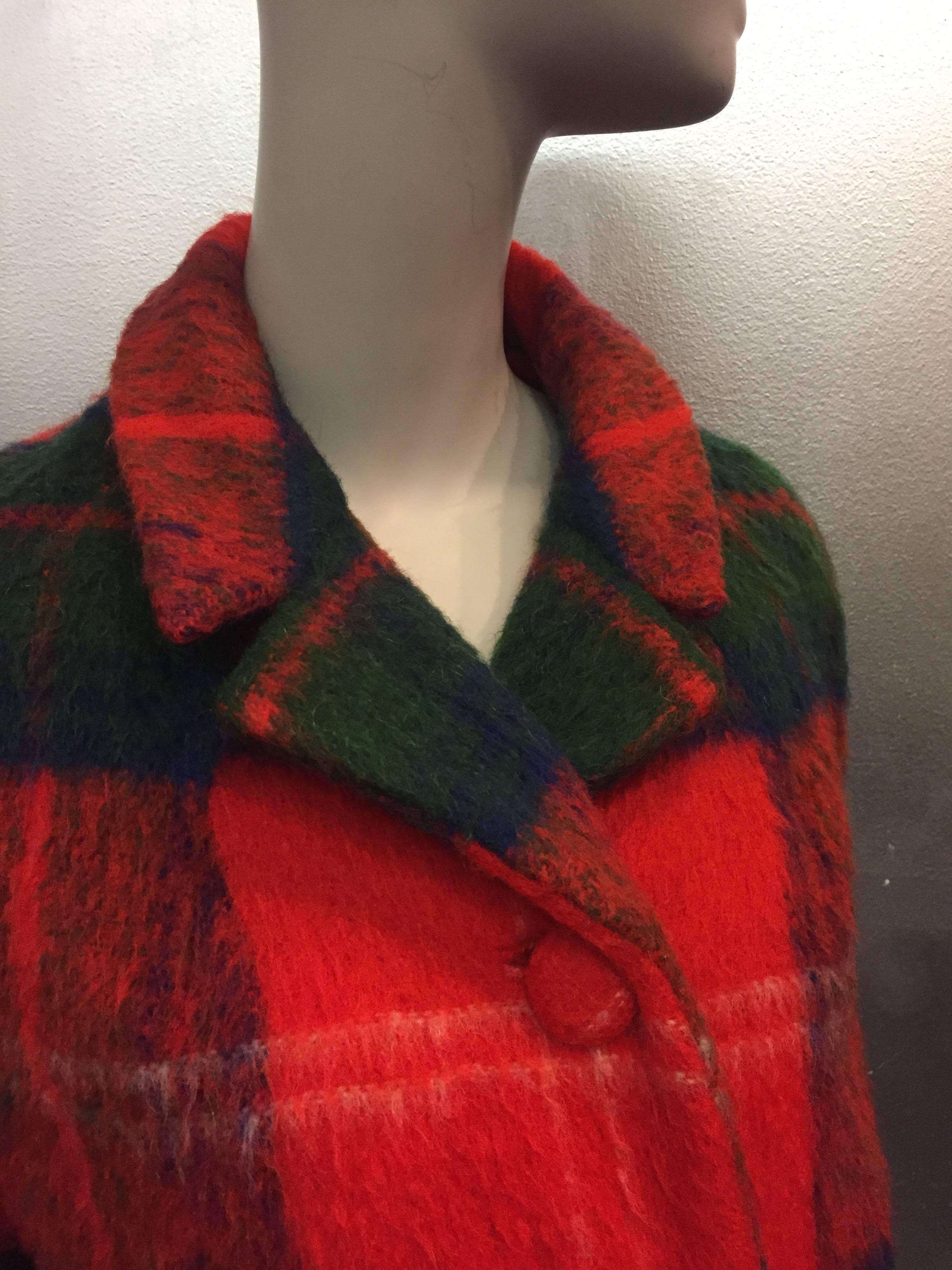 1960s Scottish Tartan Plaid Mohair Mod Coat in Lilli Ann Style In Excellent Condition In Gresham, OR