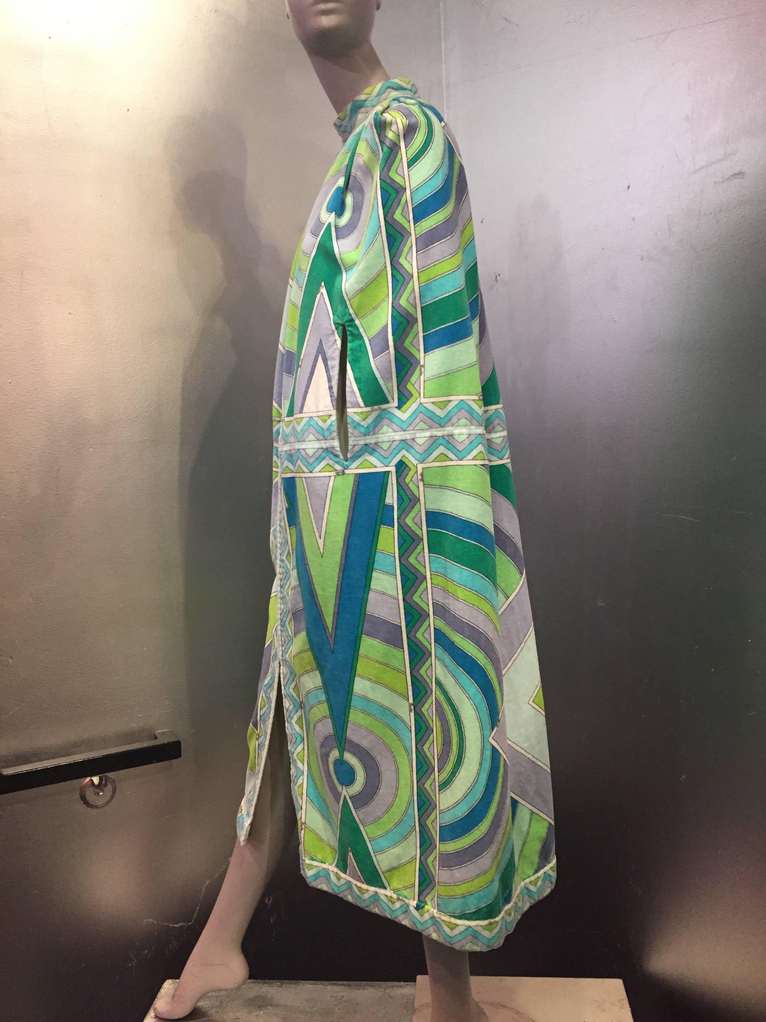 1960s Emilio Pucci Fine Cotton Terry Cloth Print Pleated Cape Cover-Up In Excellent Condition In Gresham, OR