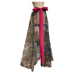 Torso Creations: Maxirock aus Seidenchiffon mit Blumen-Paisley-Muster und breitem Ripsband-Gürtel