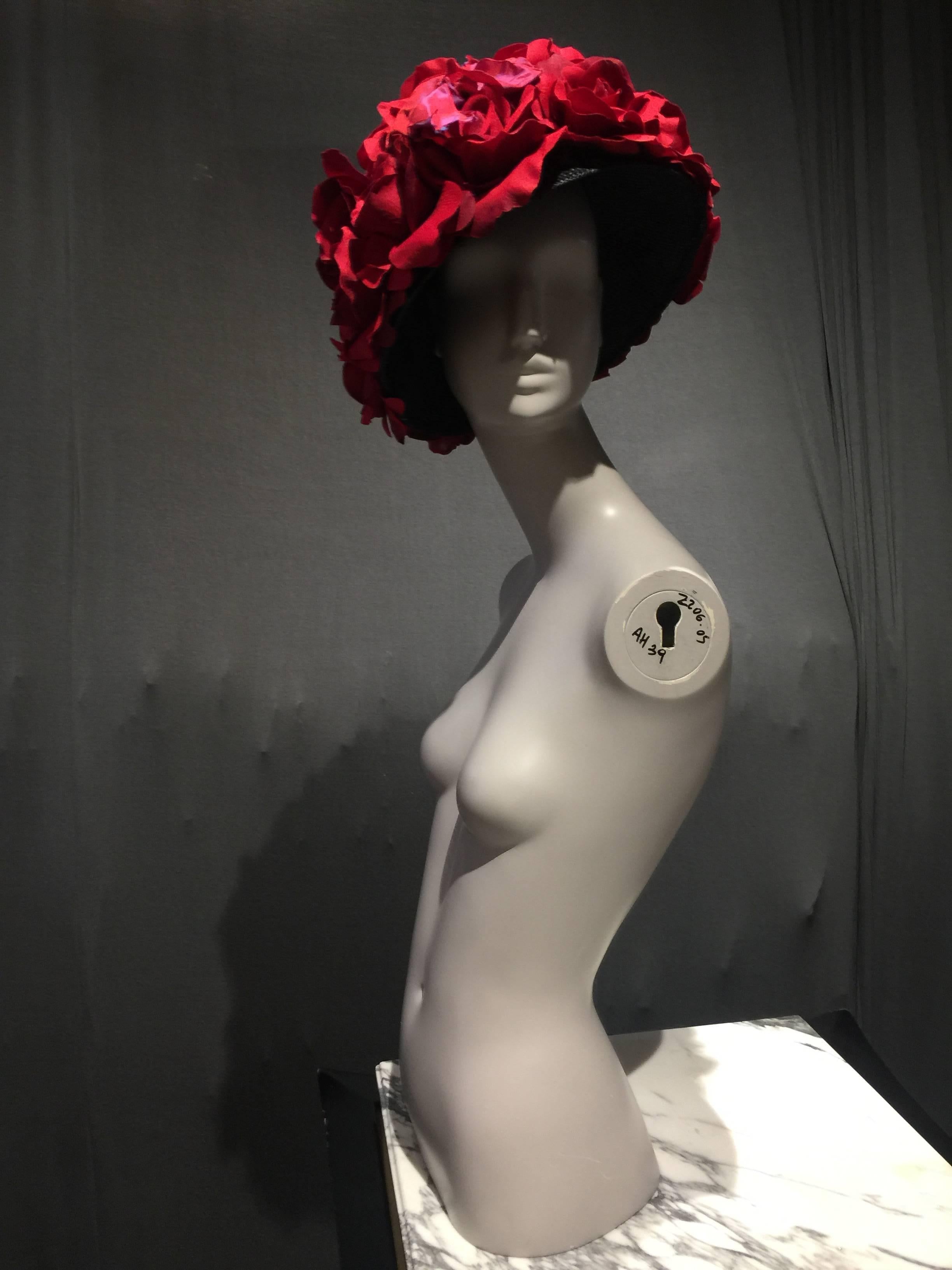 1980s English Black Straw Hat Covered Entirely in Red Silk Roses 1