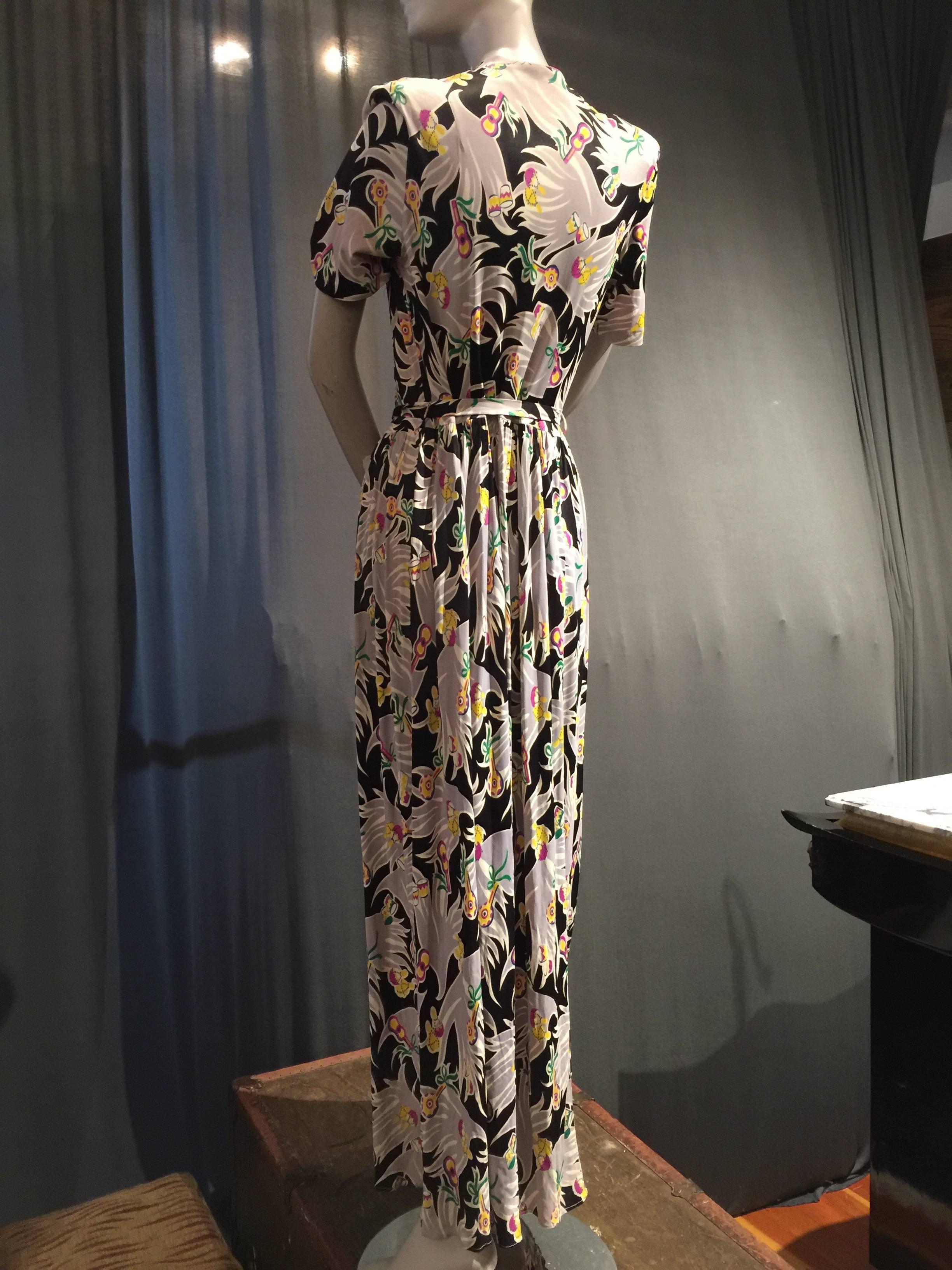 1940er Jahre Lady Alice Tropical Print Viskose Jersey Kleid  (Beige) im Angebot