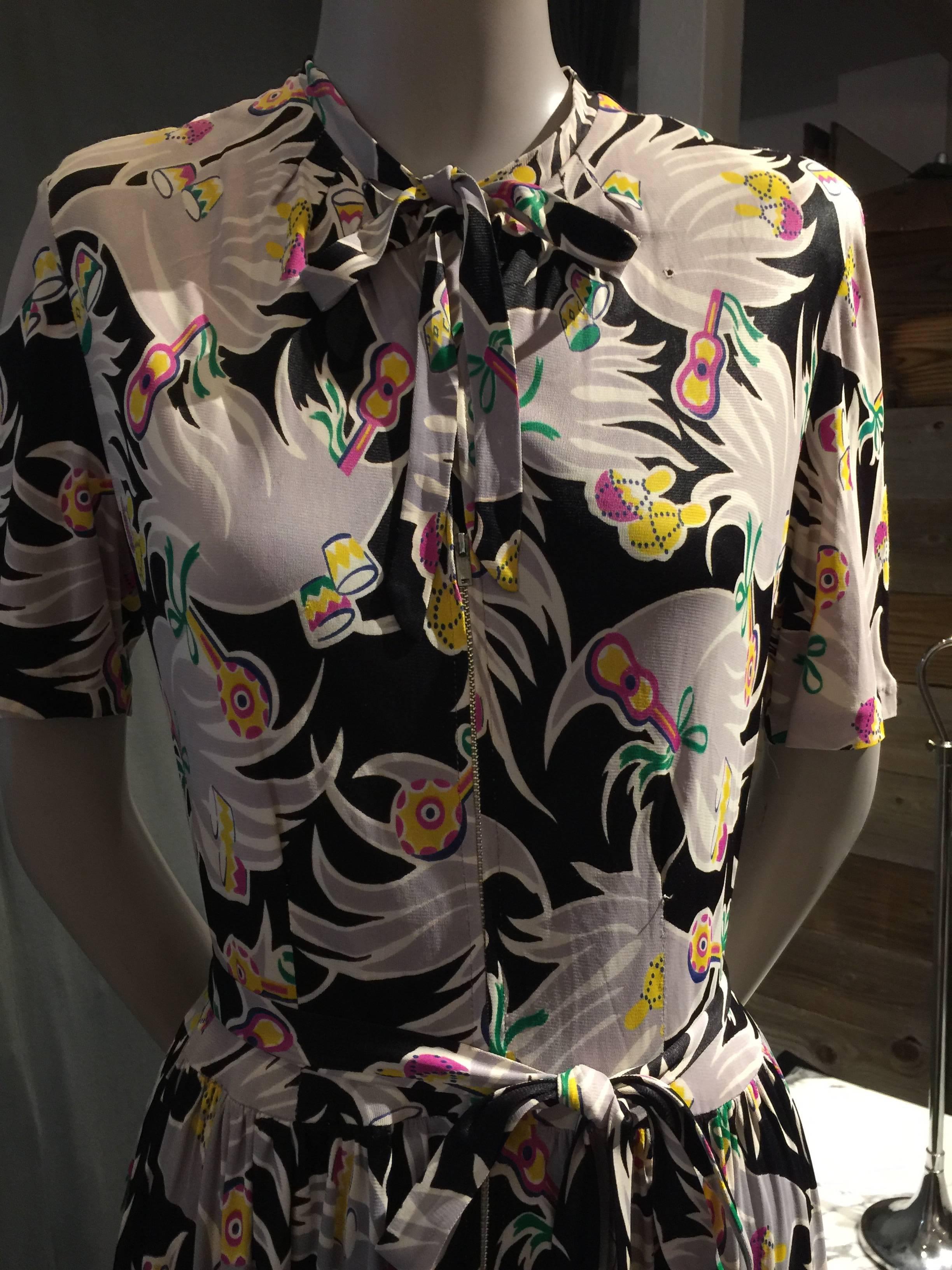 1940er Jahre Lady Alice Tropical Print Viskose Jersey Kleid im Zustand „Hervorragend“ im Angebot in Gresham, OR