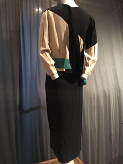 1940 Icónico Vestido Adrian Original de inspiración cubista en gris verde y drapeado negro