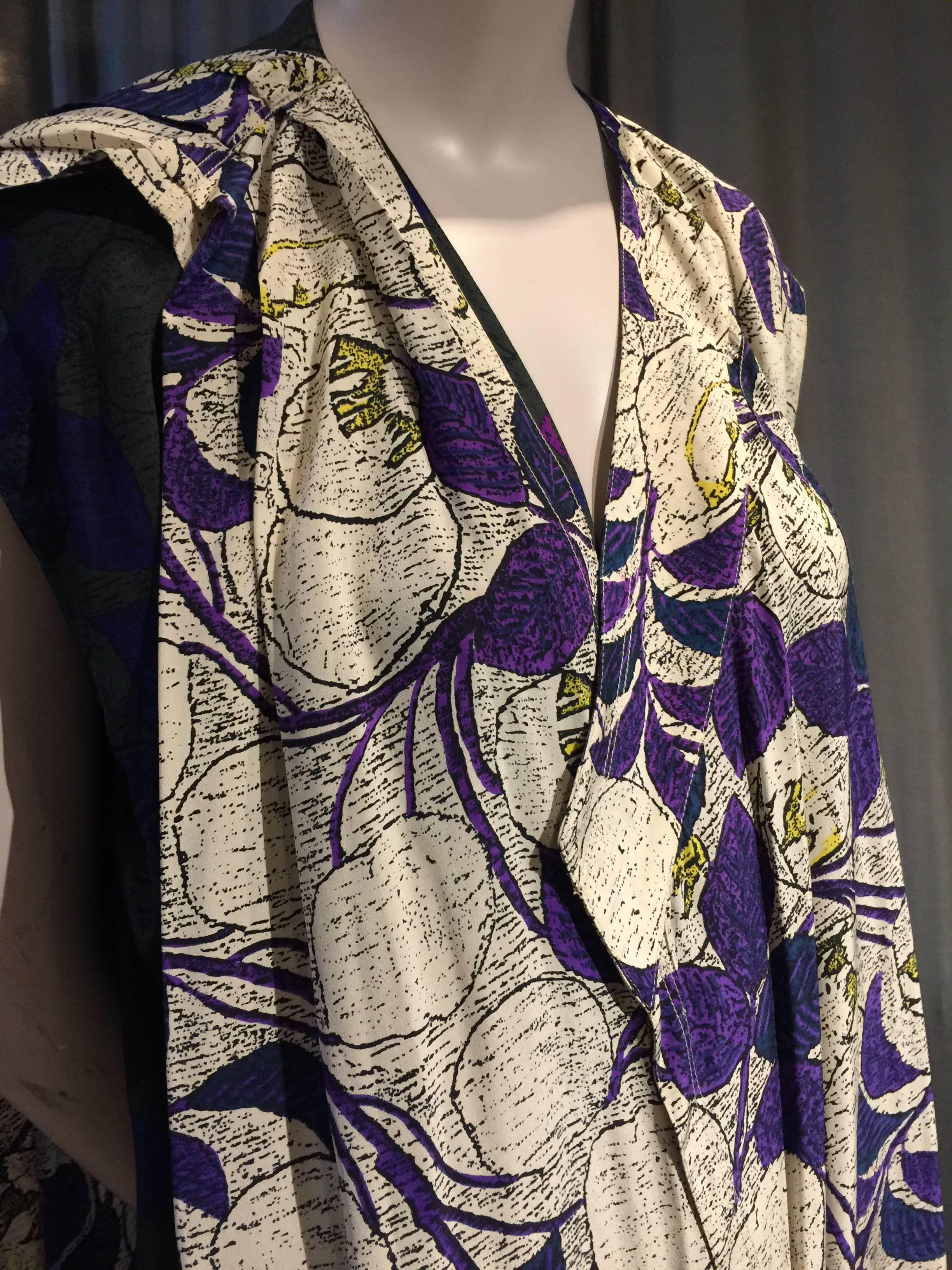 Women's 1980s Gianni Versace Silk Print Foulard Duster