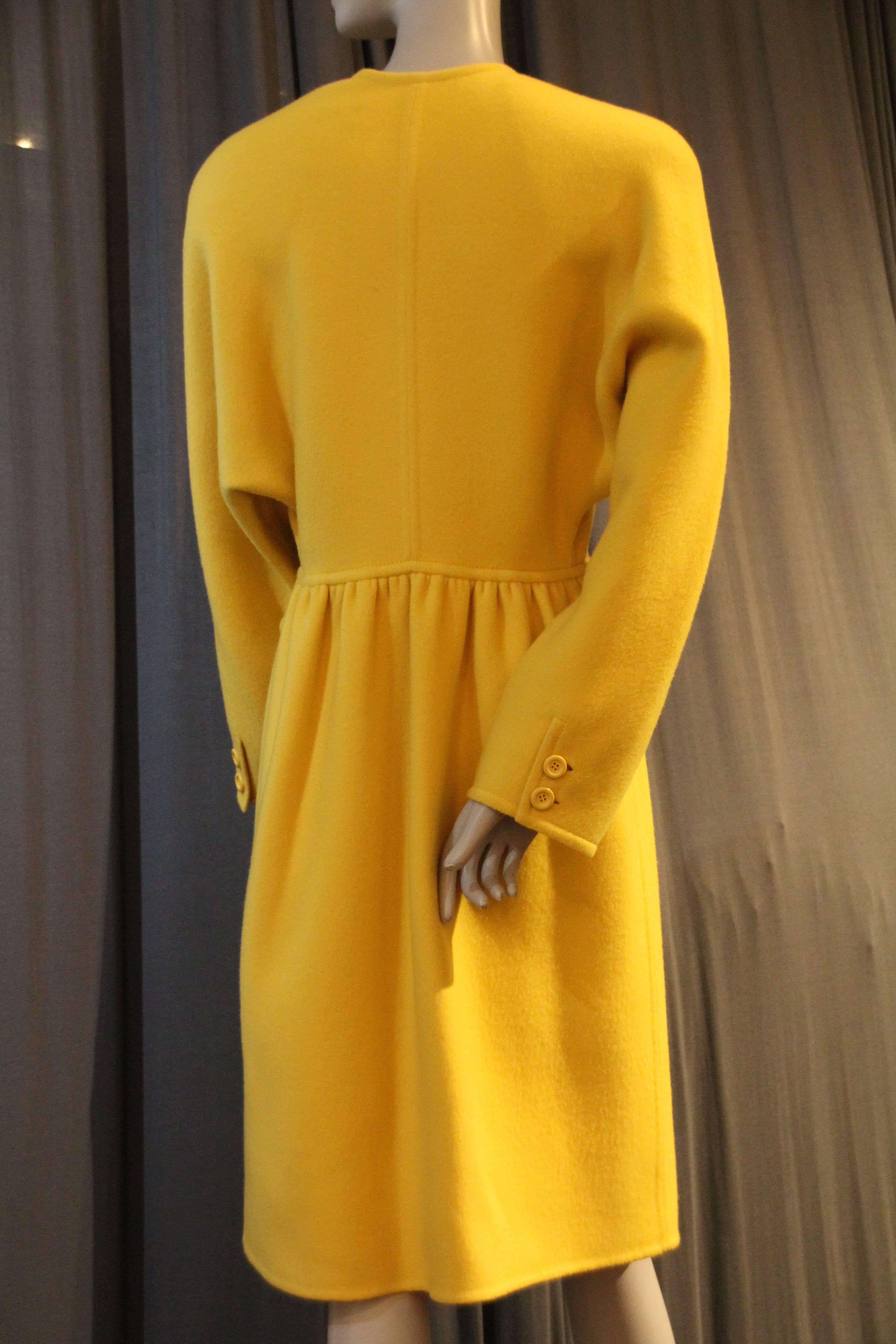 1980s Valentino Couture Cashmere Double-Breasted Yellow Coat w Full Skirt In Excellent Condition In Gresham, OR