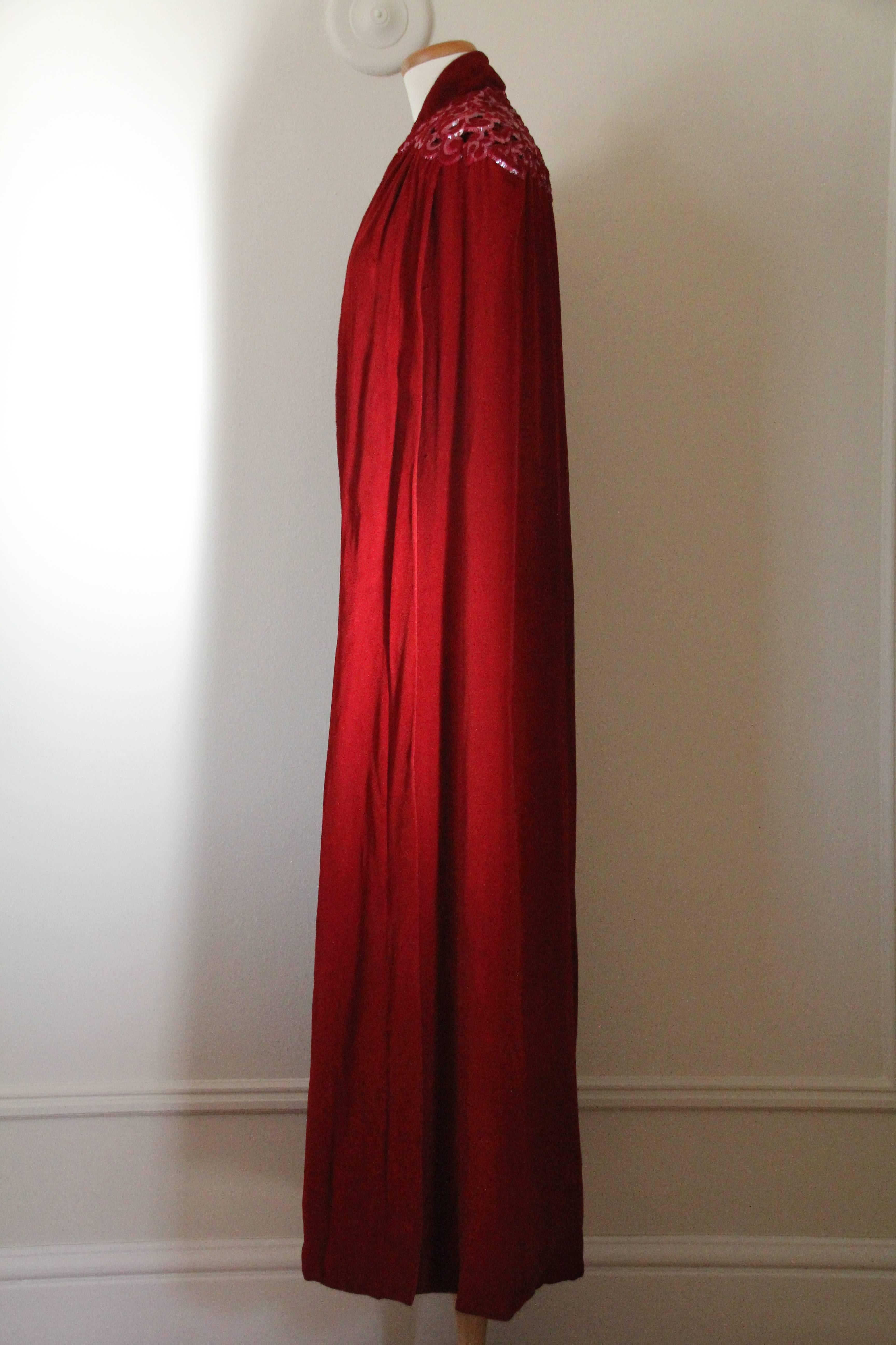 1930s Crimson Velvet Couture Cape w Trapunto Stitched and Sequined Shoulders In Excellent Condition In Gresham, OR