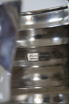 Paire de manchettes à queue d'aronde modernistes en acier inoxydable Gianni Versace des années 1980