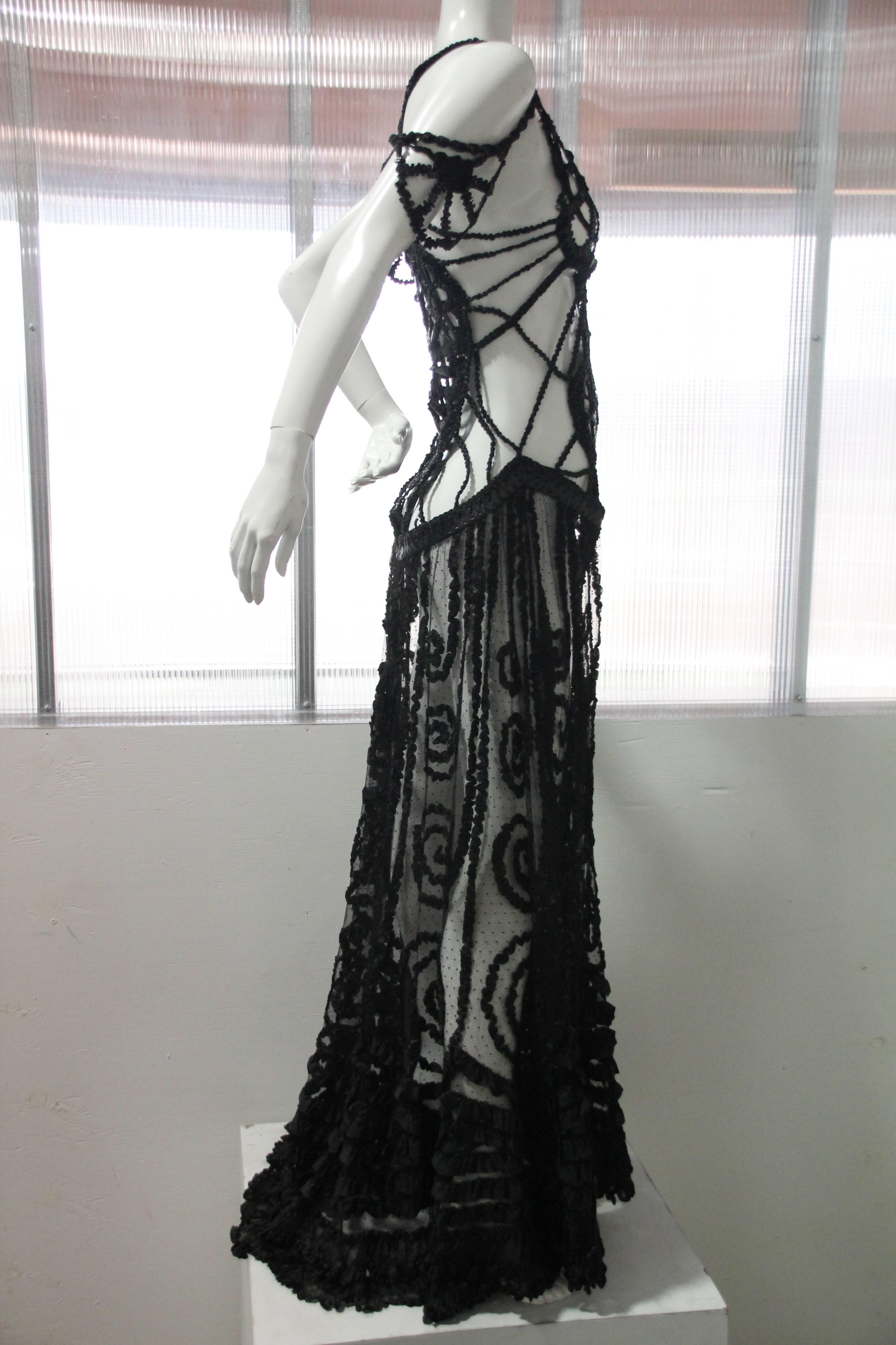 Schwarzes schwarzes weibliches Peek-a-Boo-Kleid aus Tüll mit viktorianischen Perlenverzierungen, Rüschen und Leder im Zustand „Hervorragend“ in Gresham, OR