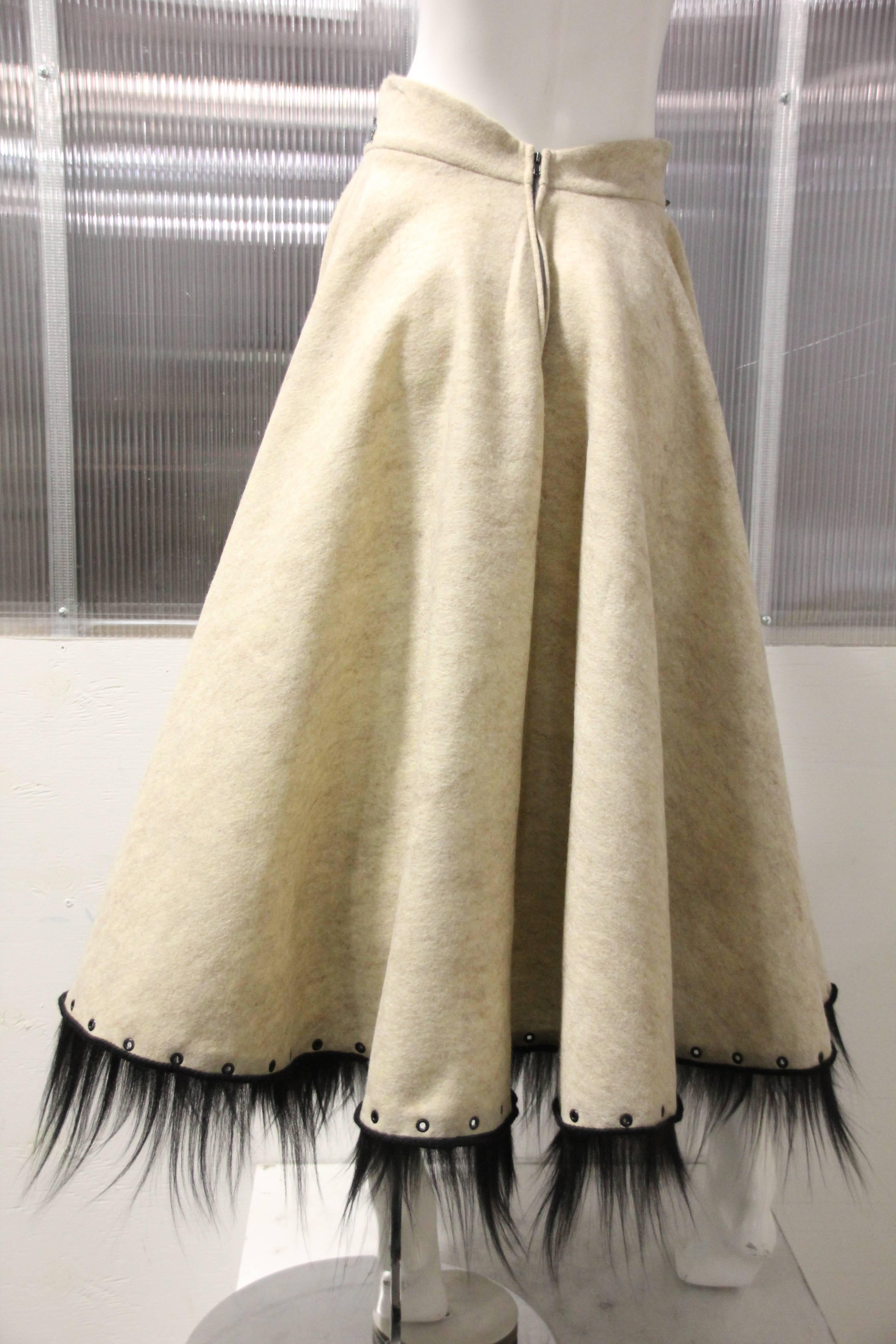 1950s-Style Felt Circle Skirt w Scroll-Work Applique and Black Fur Trim 1