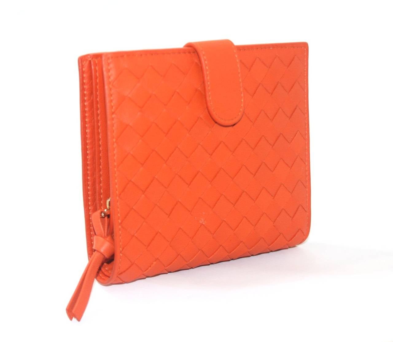 Bottega Veneta Orange Woven Leather Small Wallet In New Condition In New York City & Hamptons, NY