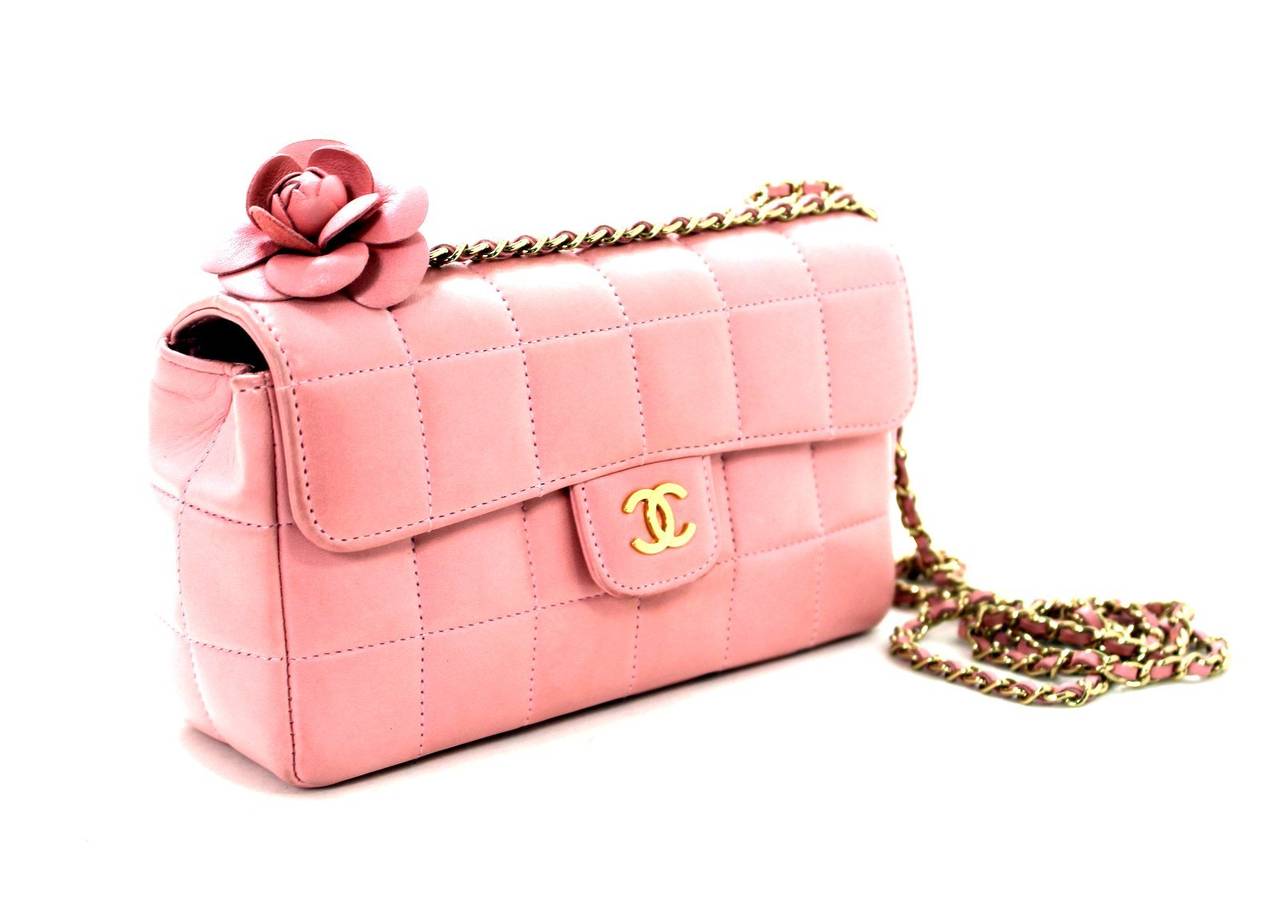 Chanel Pink Lambskin Chocolate Bar Quilted Camellia Bag In Excellent Condition In New York City & Hamptons, NY