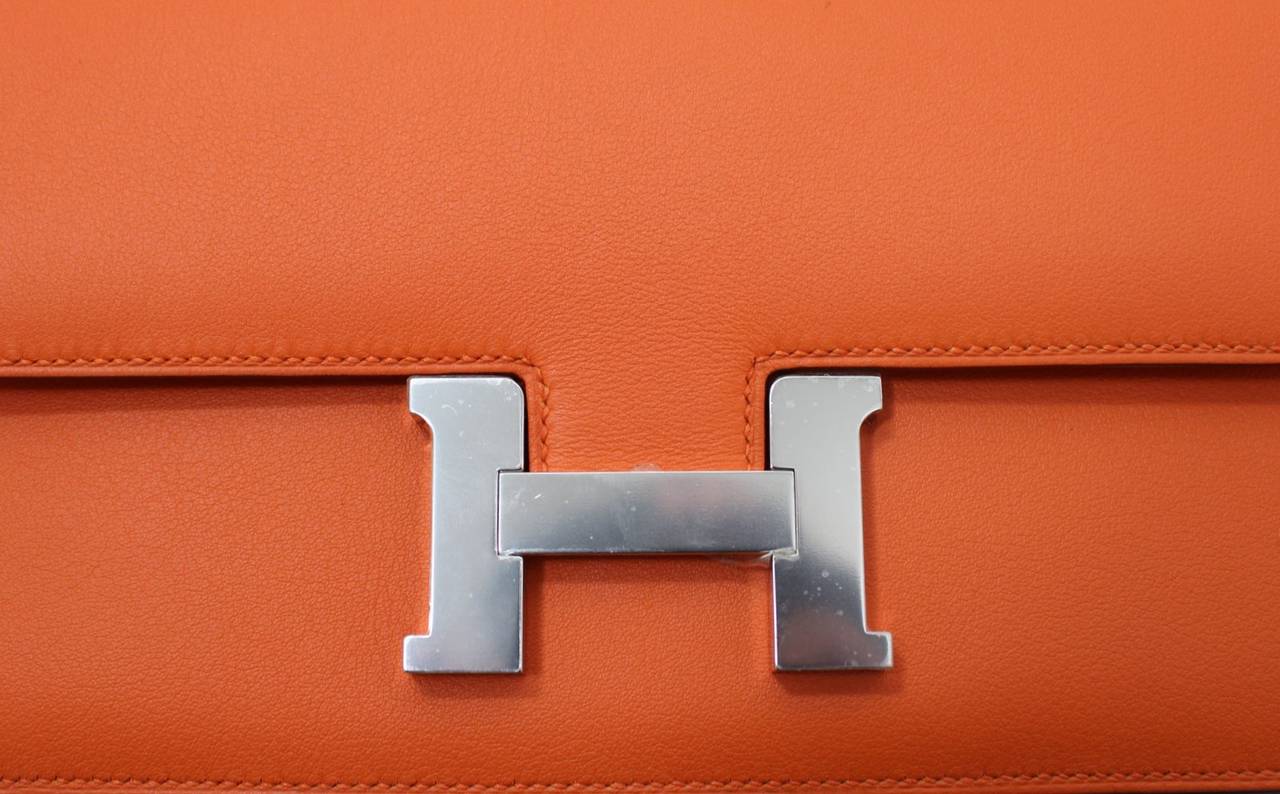 Hermes Orange Swift Leather Constance ELAN In New Condition For Sale In New York City & Hamptons, NY
