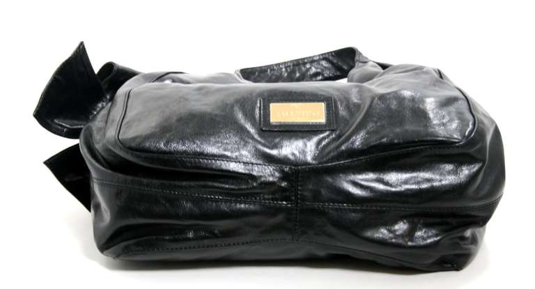 Women's Vlaentino Black Calfskin Nuage Bow Bag