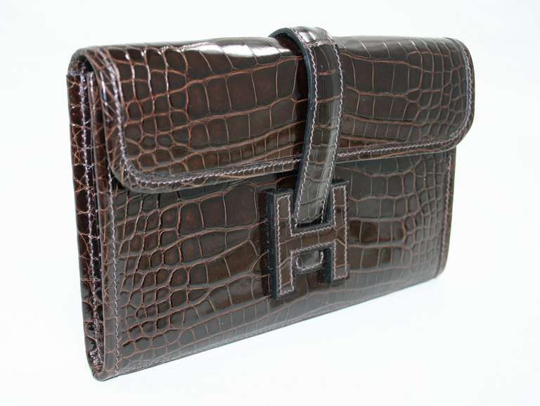 Hermès Havane Alligator Jige Clutch In New Condition For Sale In New York City & Hamptons, NY