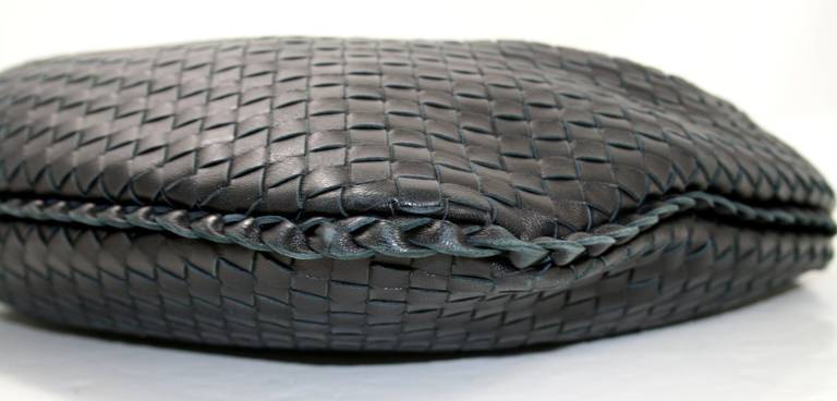 Bottega Veneta Black Leather Medium Veneta Bag In Excellent Condition In New York City & Hamptons, NY