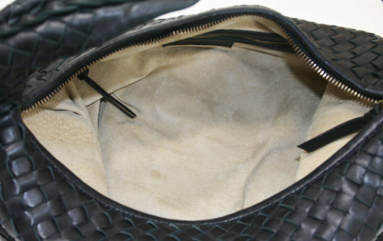 Women's Bottega Veneta Black Leather Medium Veneta Bag