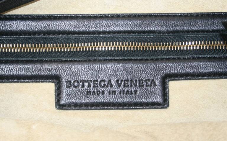 Bottega Veneta Black Leather Medium Veneta Bag 1