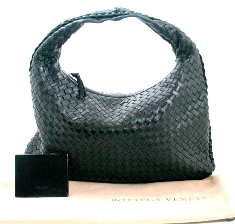 Bottega Veneta Black Leather Medium Veneta Bag 3