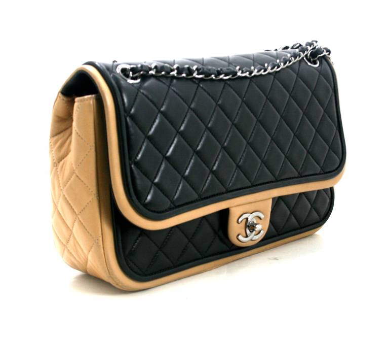Chanel Black Quilted Leather Flap Bag with Beige Trim In Excellent Condition In New York City & Hamptons, NY