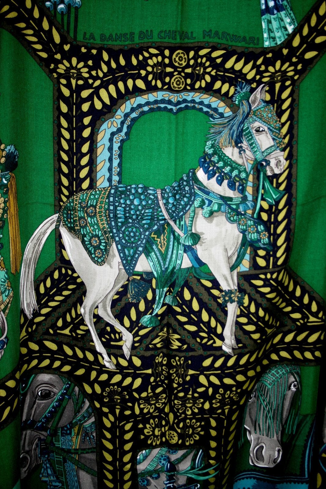Hermès La Danse Du Cheval Marwari Cashmere and Silk GM Shawl Vert Turquoise Noir In New Condition In New York City & Hamptons, NY