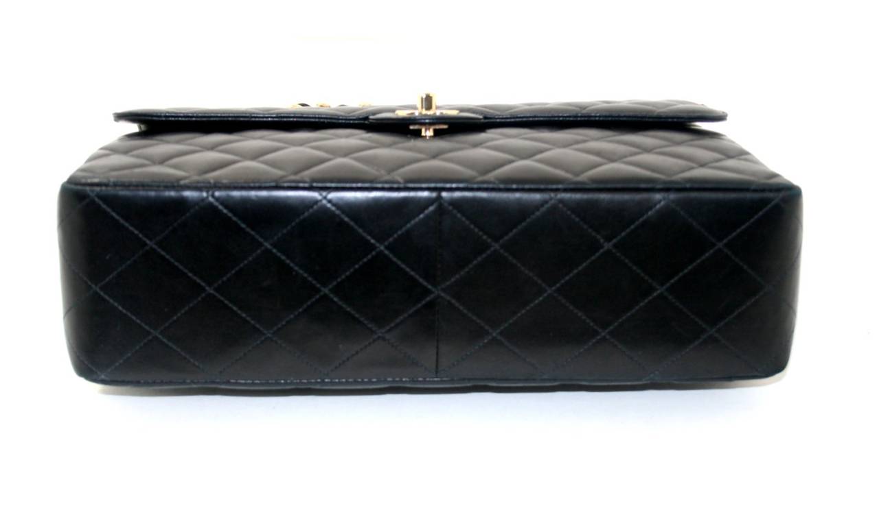 Women's Chanel Black Lambskin Vintage Jumbo Classic with Gold Hardware
