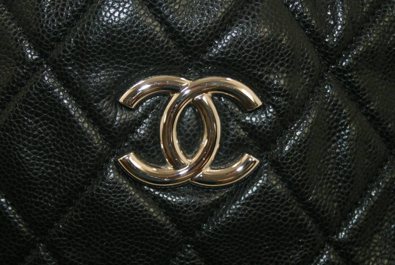 Chanel Black Caviar Leather Zip Around Expandable Tote Bag For Sale 1