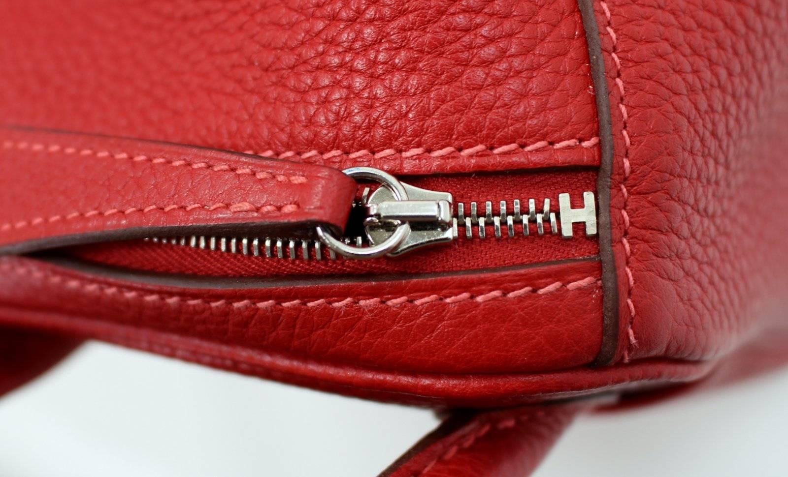 Women's Hermès Red Clemence Leather Lindy 26- Rouge Casaque For Sale