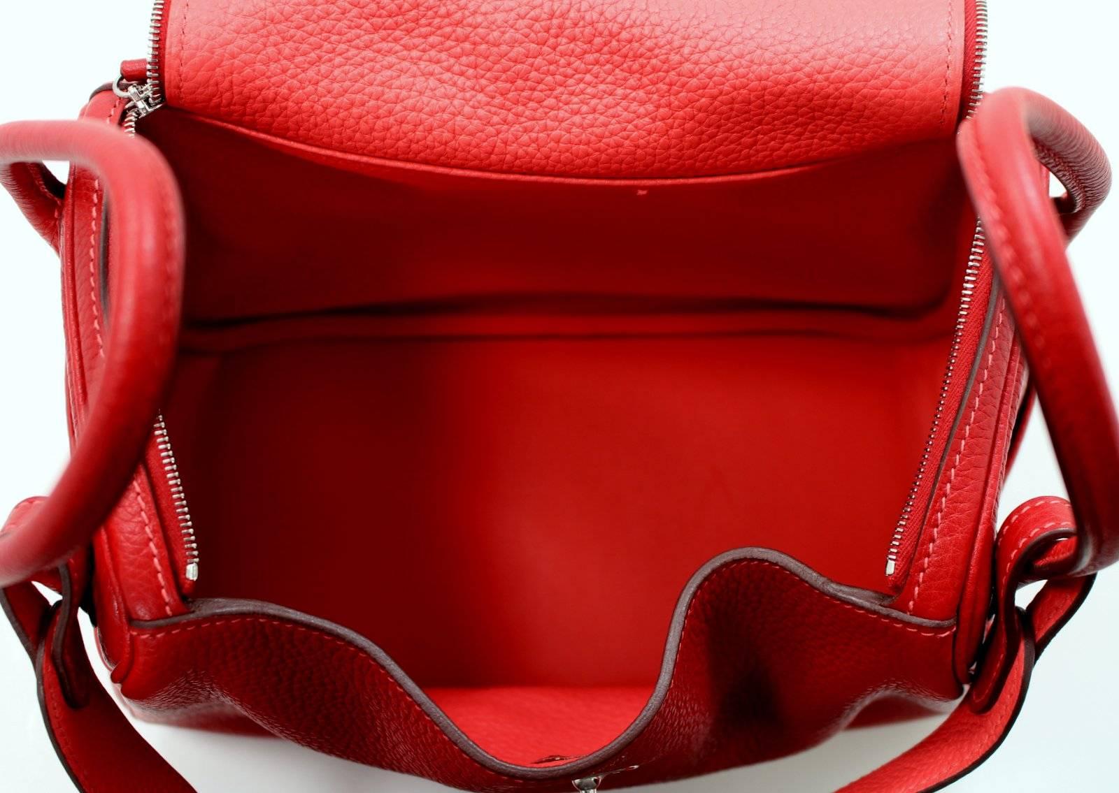 Hermès Red Clemence Leather Lindy 26- Rouge Casaque For Sale 2